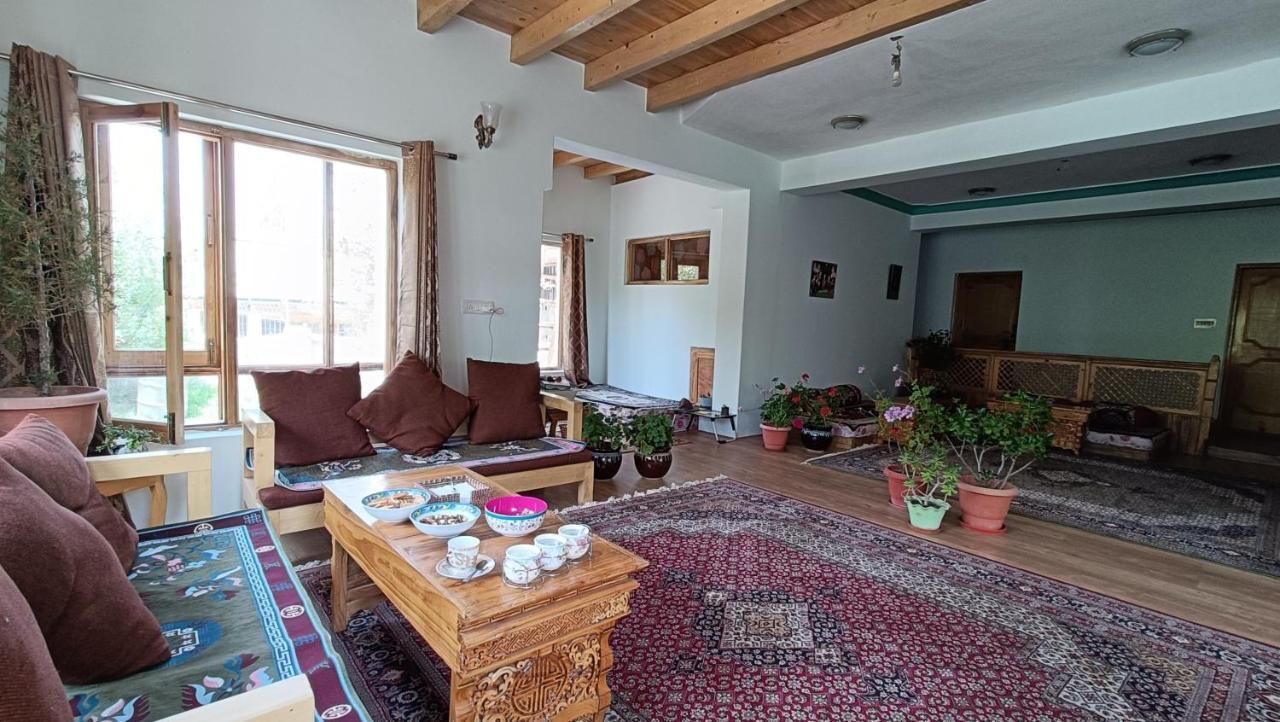Niri-La Guest House Leh Ngoại thất bức ảnh